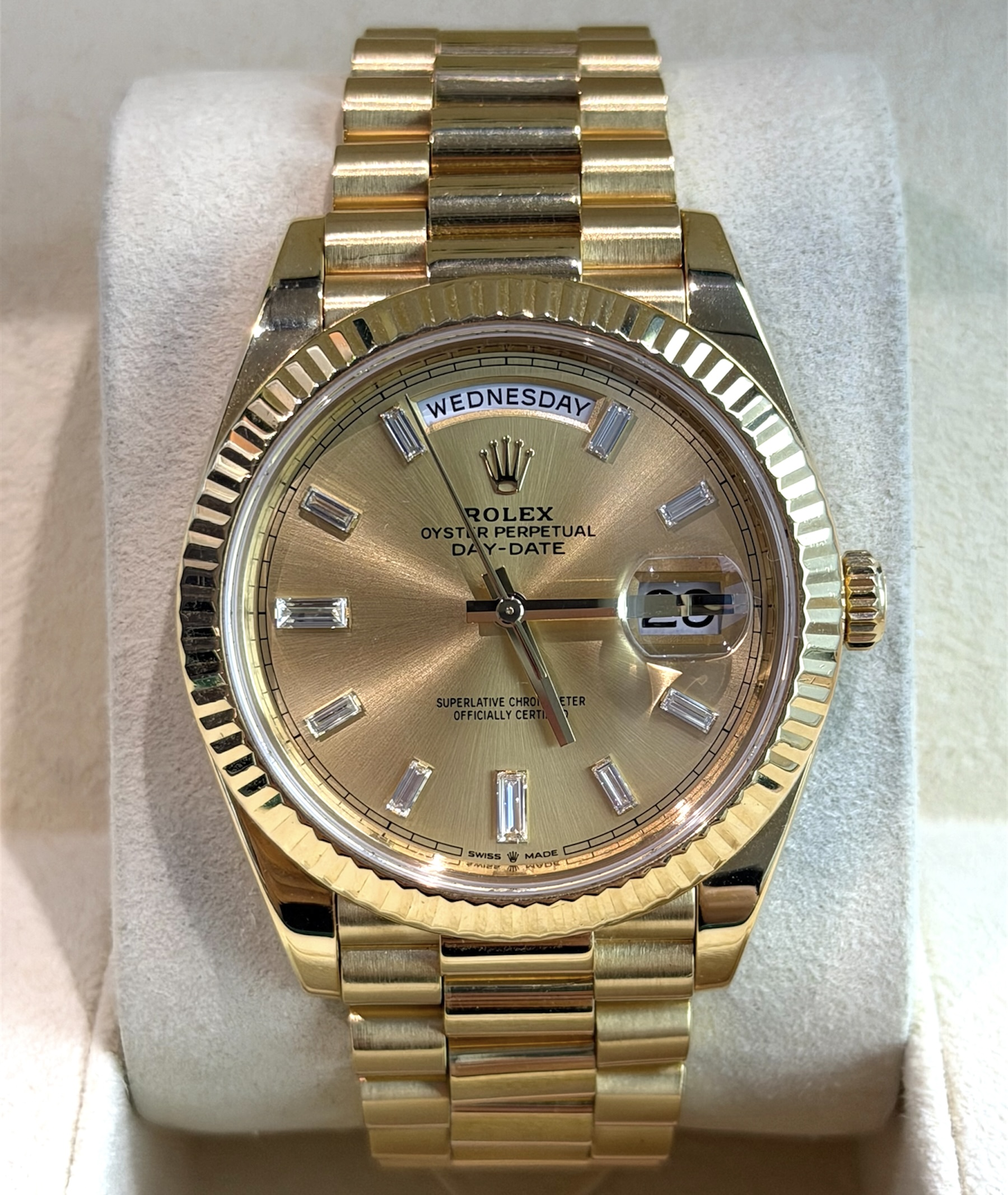 Rolex Rolex Day-Date 40 Yellow Gold Champagne Baguette Dial 228238 (2020)