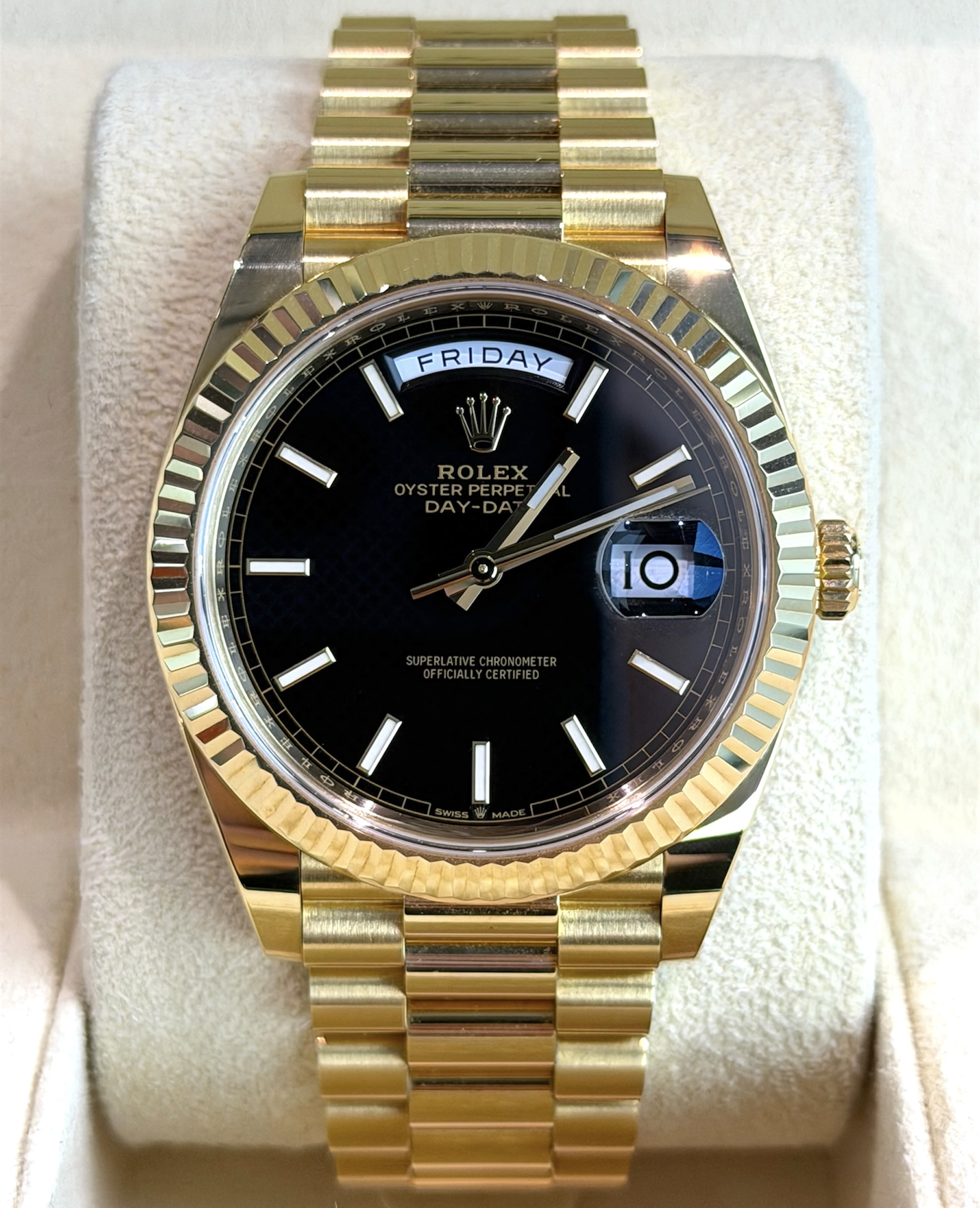 Rolex Rolex Day-Date 40 Yellow Gold Black Dial 228238 (2021)
