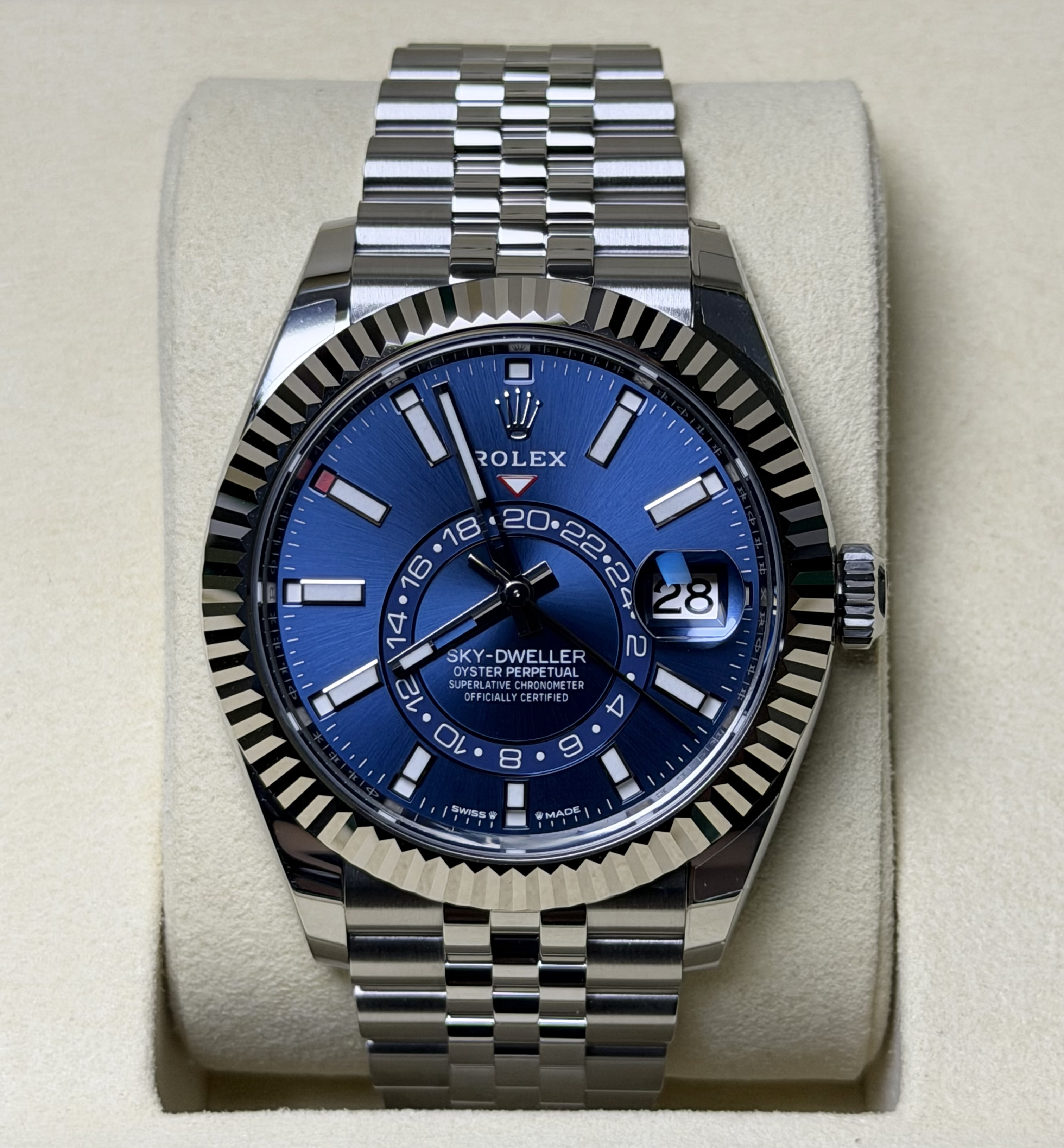 Rolex   Rolex Sky-Dweller Blue Dial Jubilee 336934 (2026)