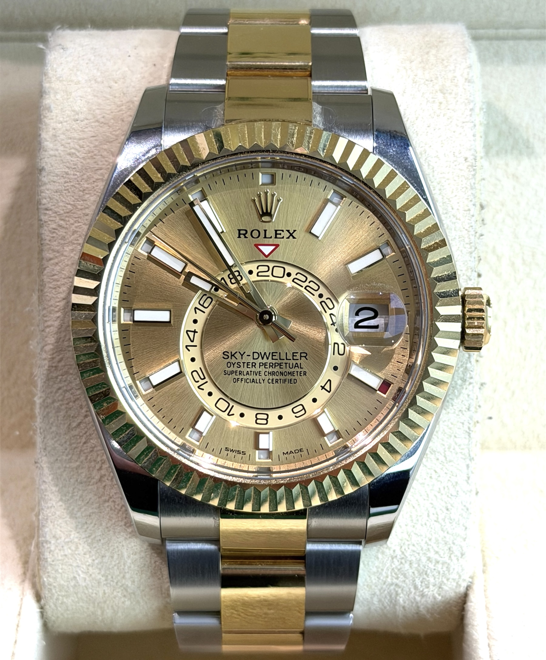 Rolex Rolex Sky-Dweller Two Tone Yellow Gold Champagne Dial 326933 (2022)